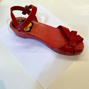 Size39 Swedish hasbeen red sandals